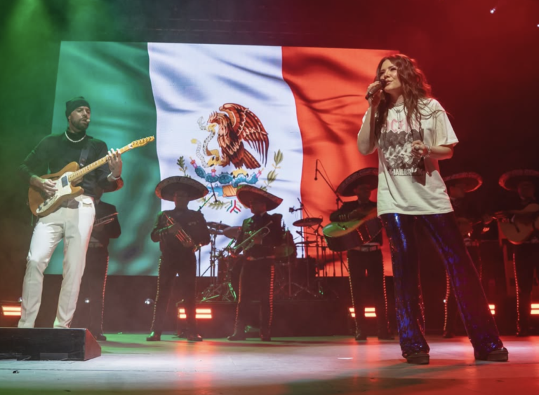 Jesse & Joy pasan una noche de despecho con sus fans de Guadalajara